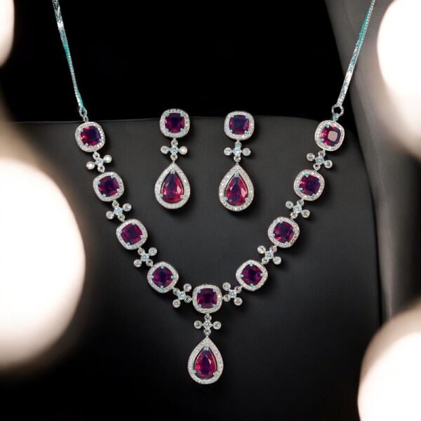 Classic Necklace With Rhodium Plating