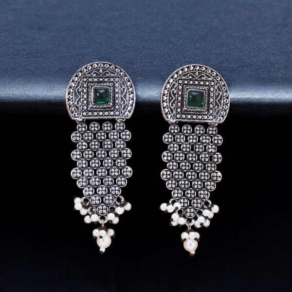 Pearl Earring With Oxidised Plating