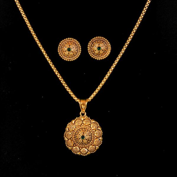 Antique Chain Pendant Set With Matte Gold Plating