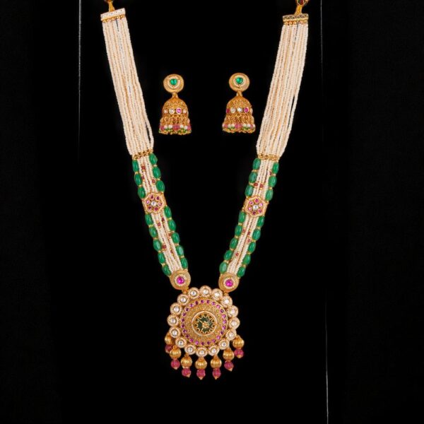 Antique Classic Pendant Set With Gold Plating