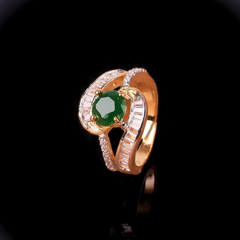 437826_GREEN-Photoroom