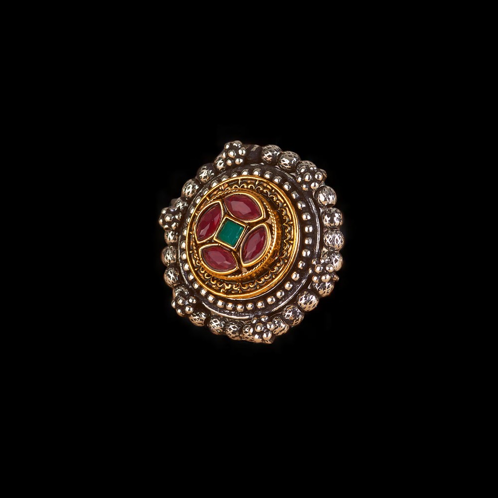 809084_RUBYGREEN-Photoroom